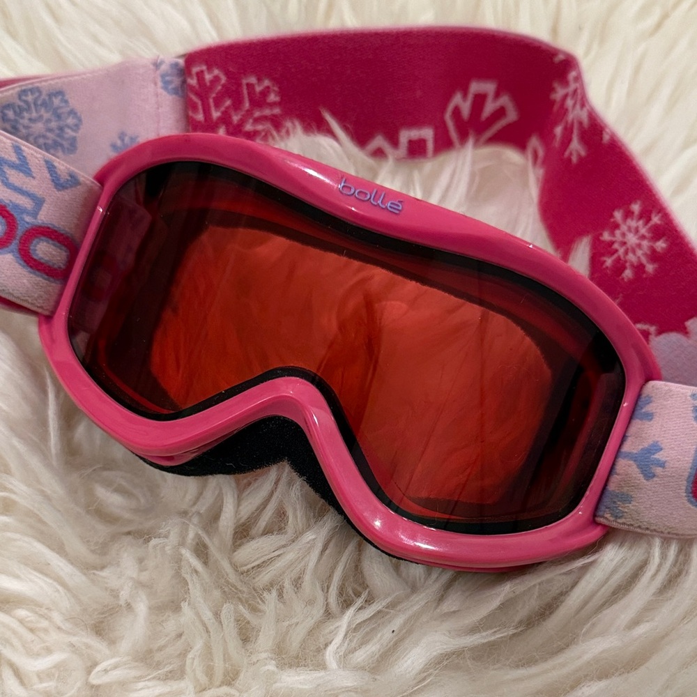 Bolle Vibrant Pink Goggles with pink Lens